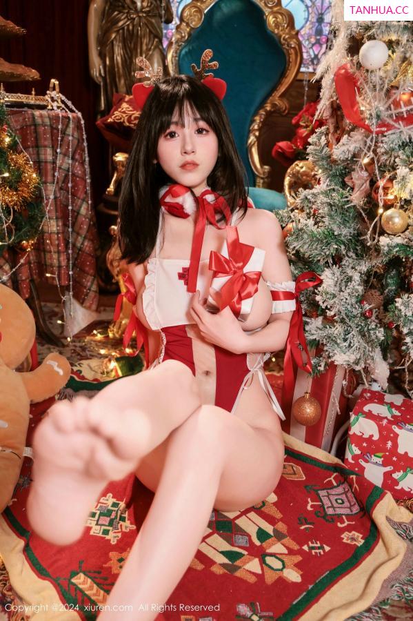   [XiuRen]高清写真图 2024.12.23 No.9642 奶芙乔乔 美腿丝袜第41张图片